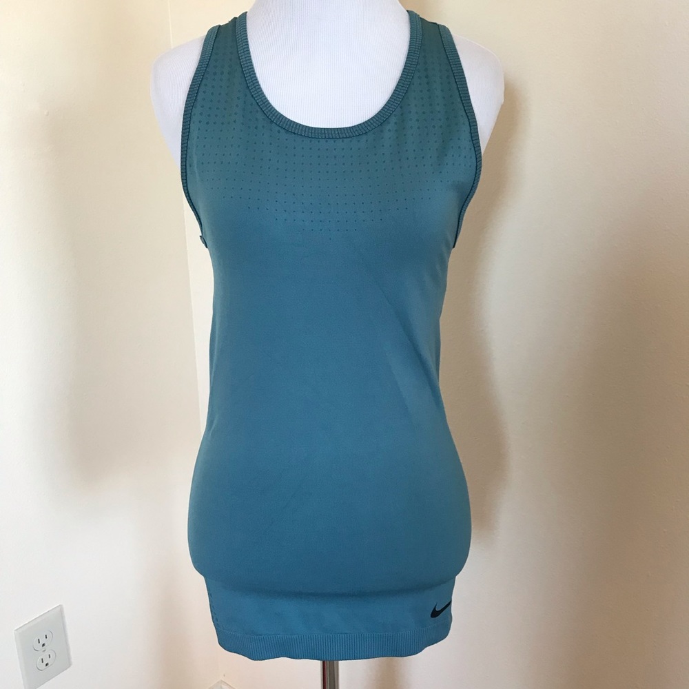 NWT Nike Women’s Training Tank - Picture 2 of 8